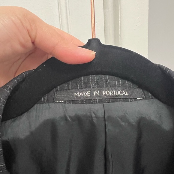 Armani Classic Black Pinstripe Men's Blazer - Picture 4 of 7